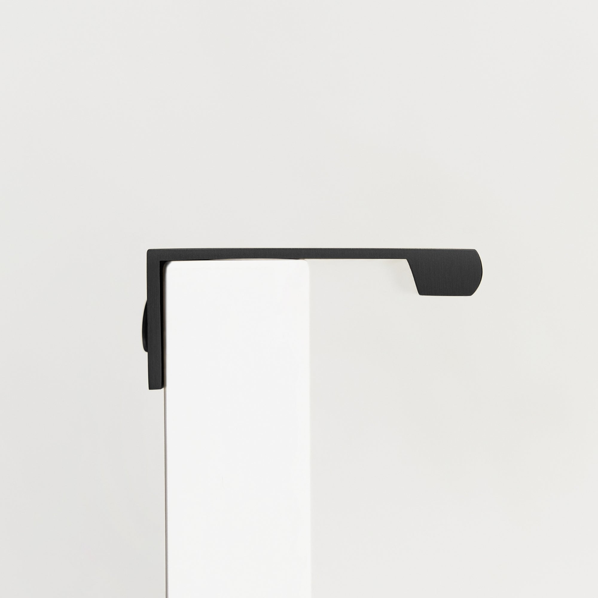 Handtag ch100 i svart finish - detalj