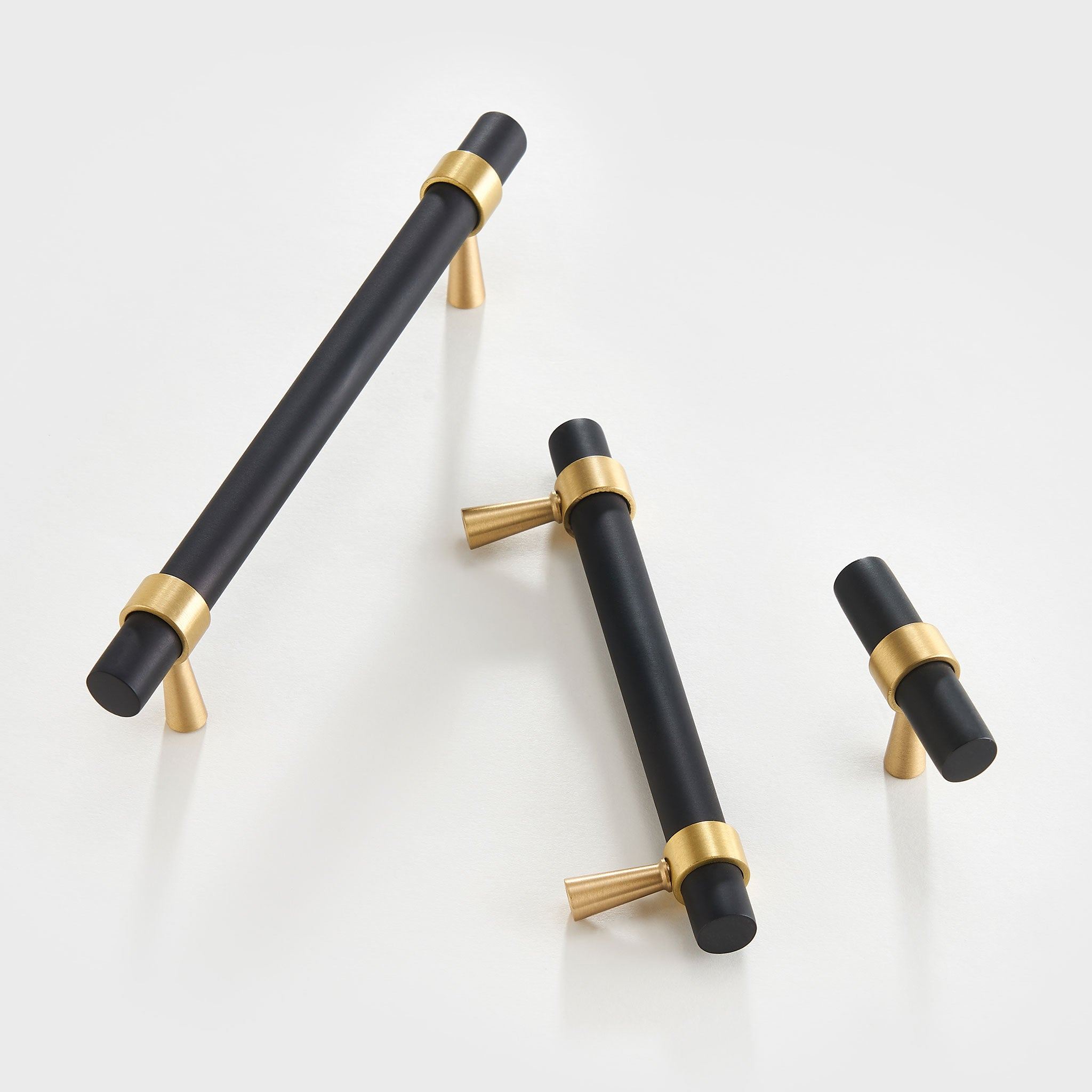 Matt Svart/Mässing - Dooroom